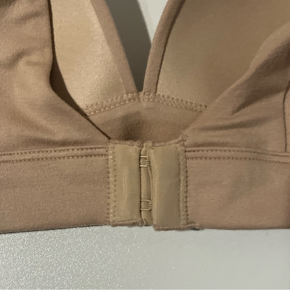 Auden Bra Bundle Black Tan Lightly Lined Wire Free 34D EUC 2 Pack - Picture 7 of 9